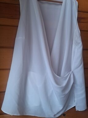 ✨️Alfani Drape Front Sleeveless Blouse in white  XL